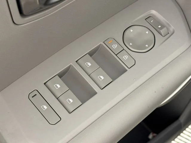 New 2027 Pale Gray Kia S image 13