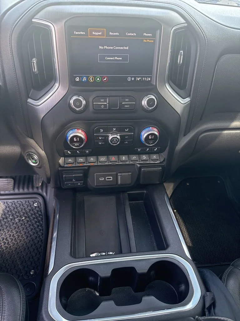 Used 2021 White GMC Denali image 17