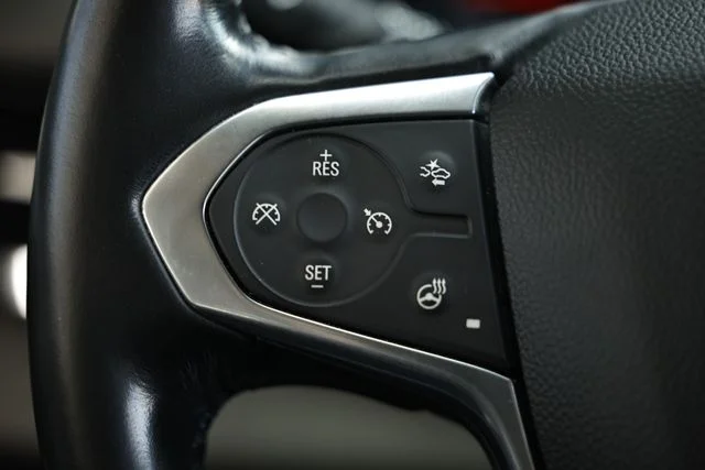 Used 2020 Silver Ice Metallic Chevrolet 3LT image 31