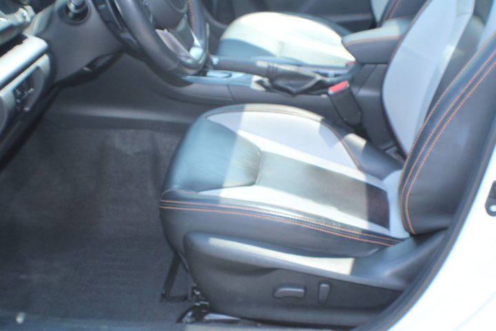 Used 2021 Crystal White Pearl Subaru Limited image 14