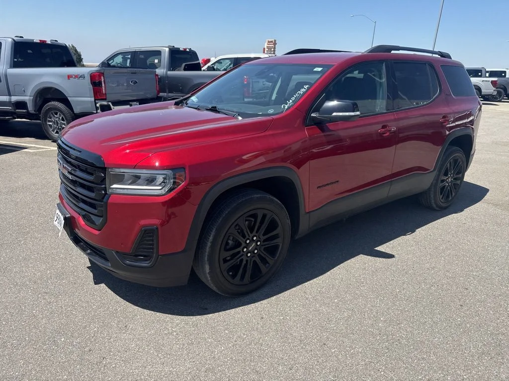 Used 2022 Cayenne Red Tintcoat GMC SLE image 3