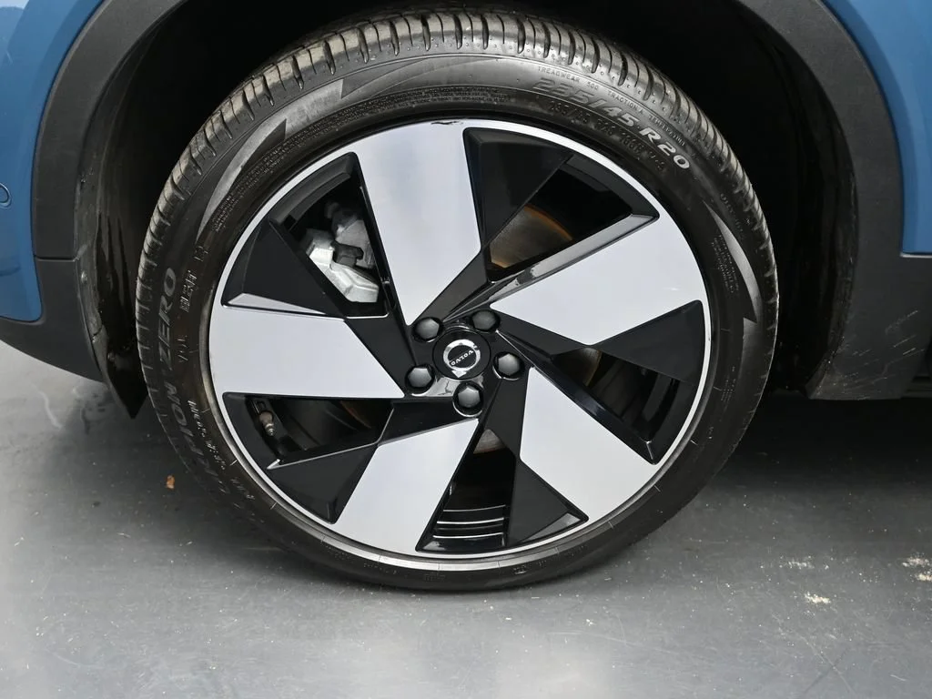 Certified Used 2022 Blue Volvo Ultimate image 14