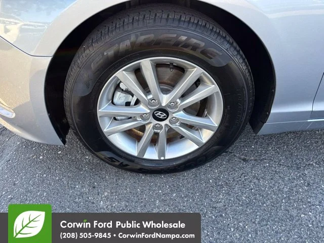 Used 2017 Shale Gray Metallic Hyundai  image 9