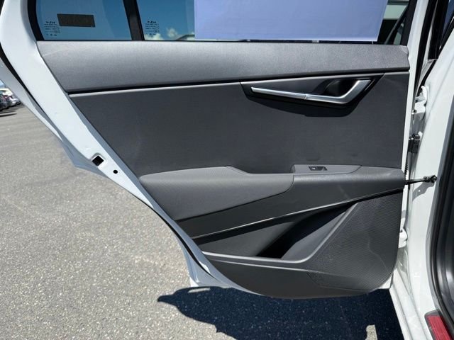 New 2026 Snow White Pearl Kia EX image 24