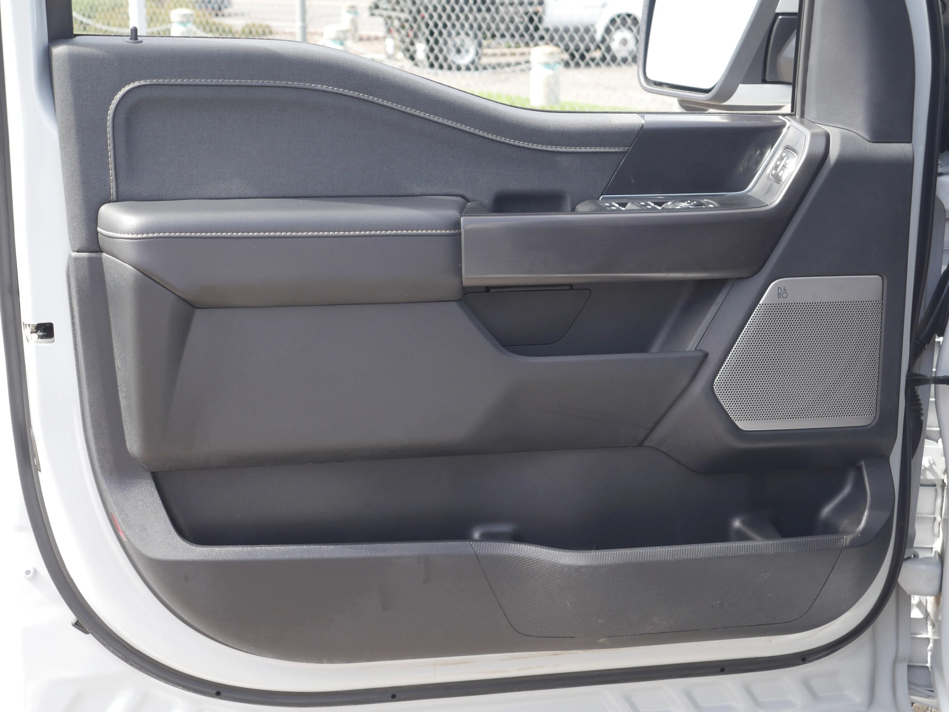Certified Used 2025 Space White Metallic Ford LARIAT image 40