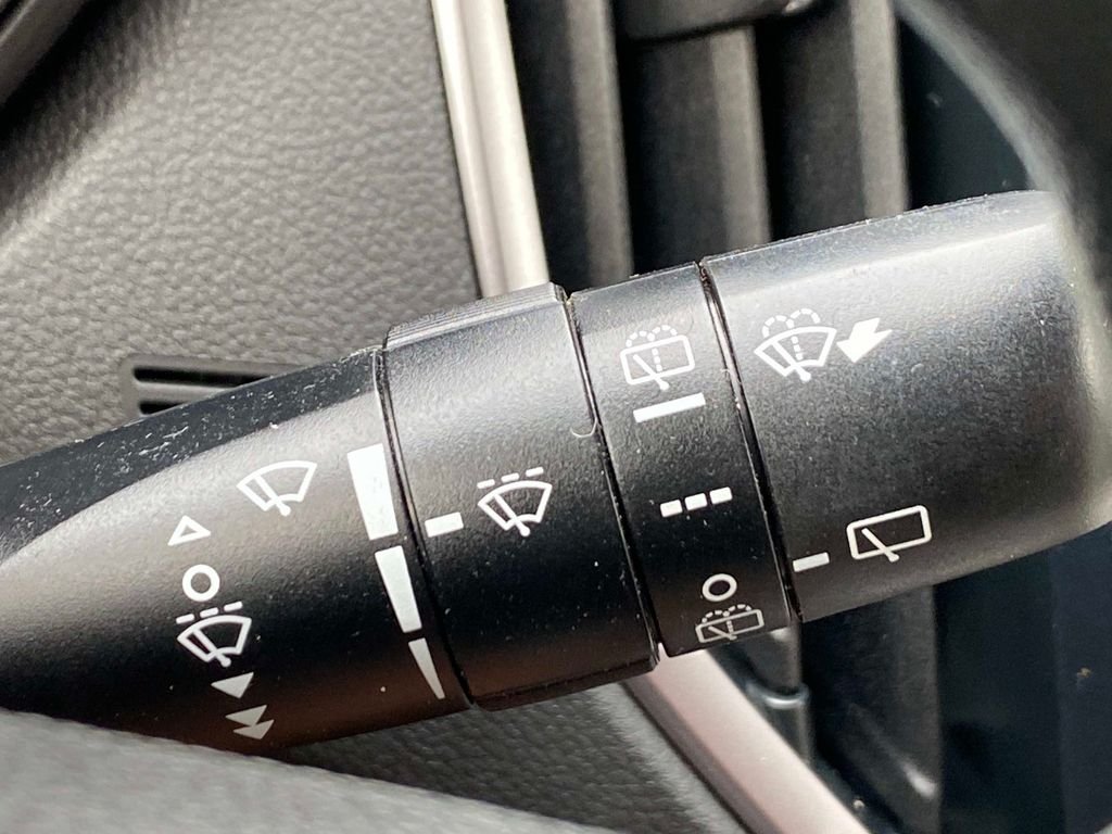 Used 2023 White Subaru Base image 19
