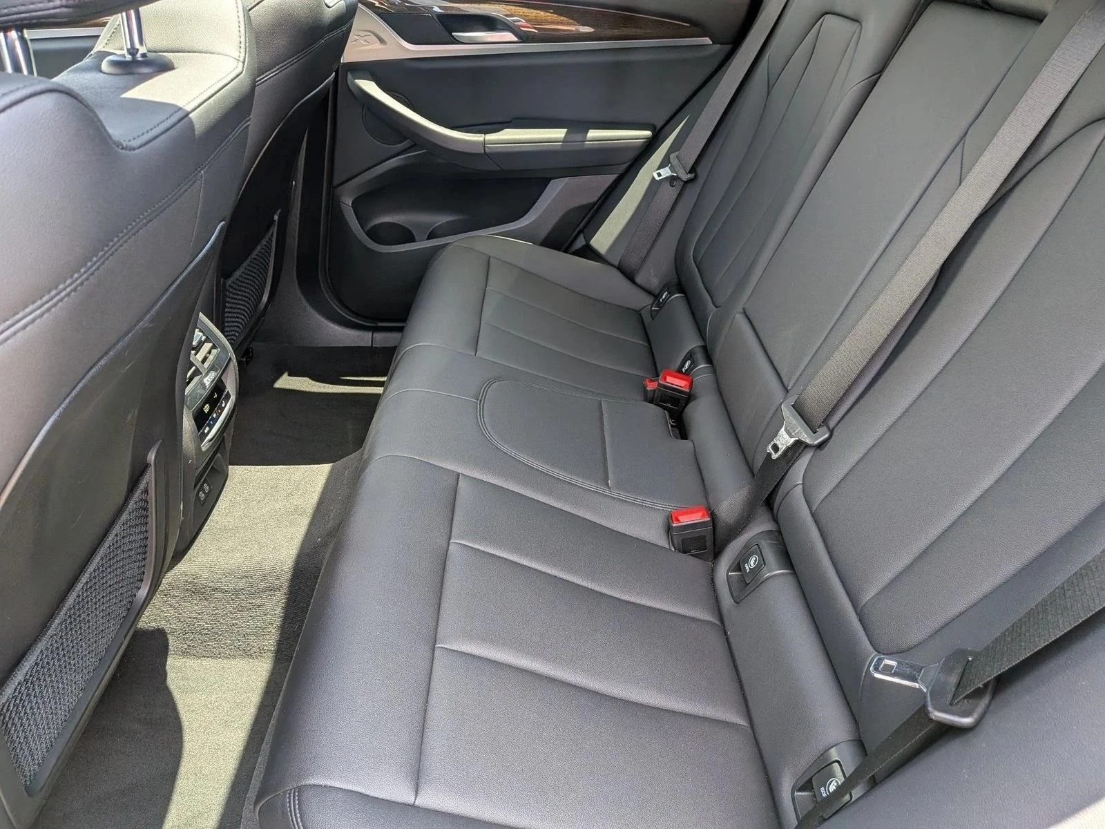 Used 2021 Black Sapphire Metallic BMW xDrive30i image 18