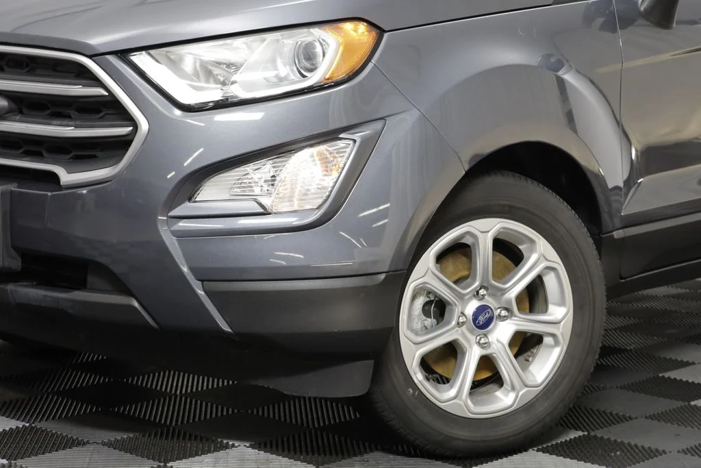 Used 2021 Smoke Metallic Ford SE image 3