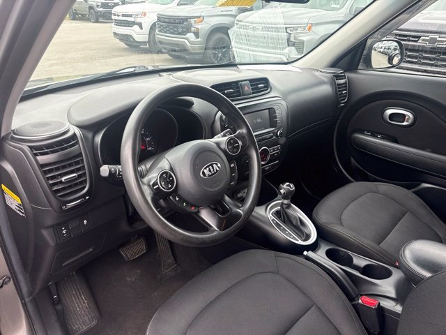 Used 2017 Gray Kia Plus image 11