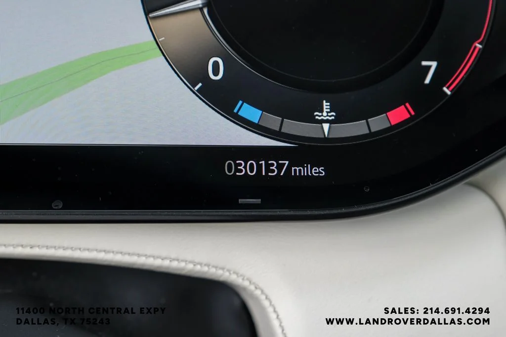 Used 2023 Silver Land Rover SE image 18