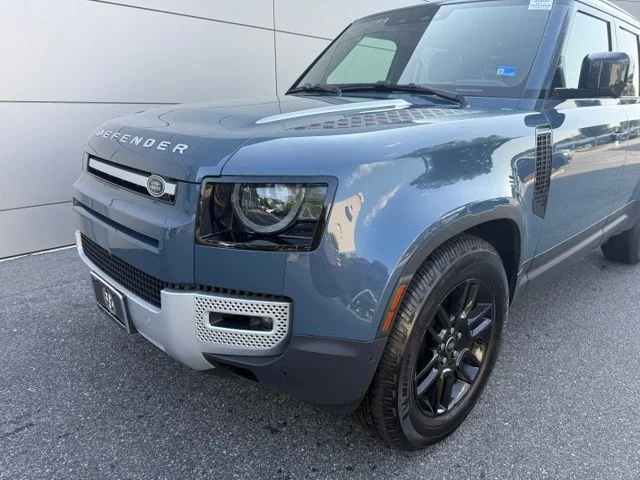 2023 Land Rover Defender 110 SE