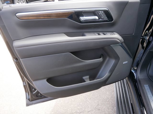 2026 Chevrolet Suburban High Country - Photo 8