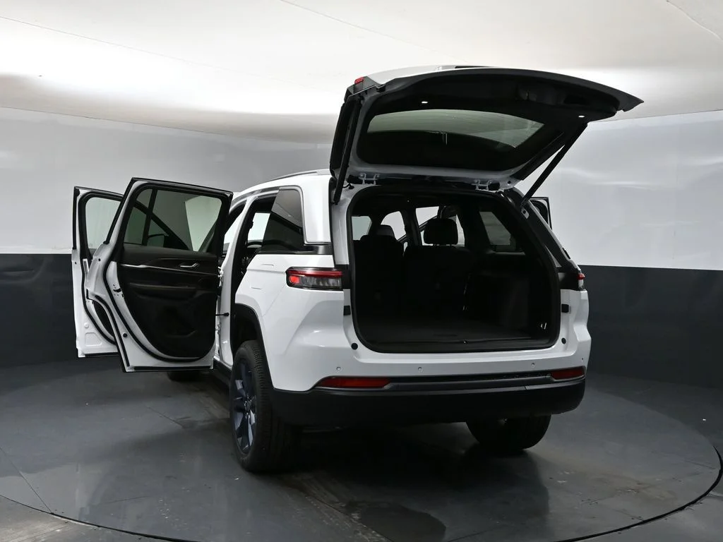 New 2026 Bright White Clearcoat Jeep  image 60