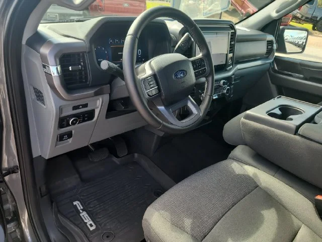 Used 2025 Gray Ford XLT image 18