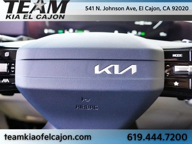 New 2027 White Kia SX Prestige image 45