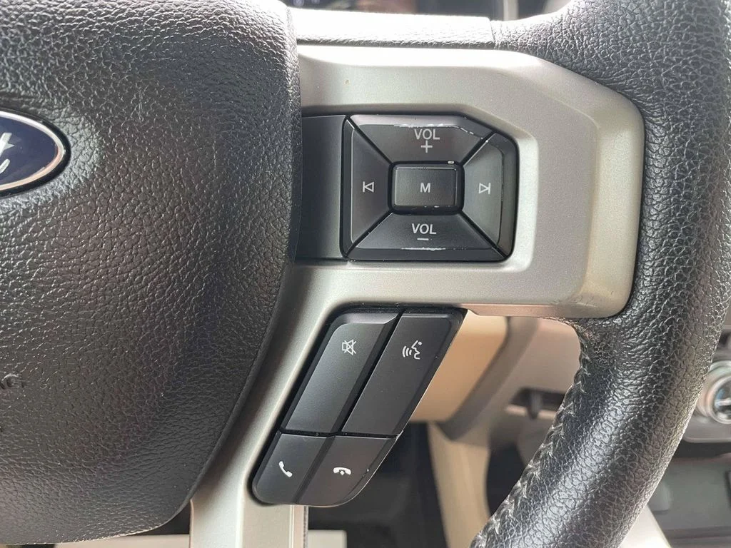 Used 2015 Black Ford Lariat image 26