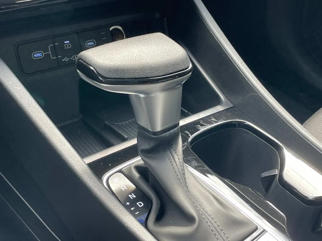 New 2025 White Hyundai SEL image 27
