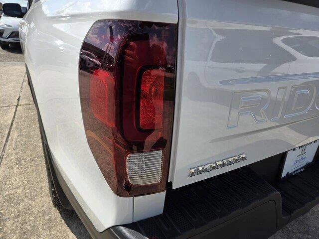 Certified Used 2026 Platinum White Pearl Honda RTL image 27