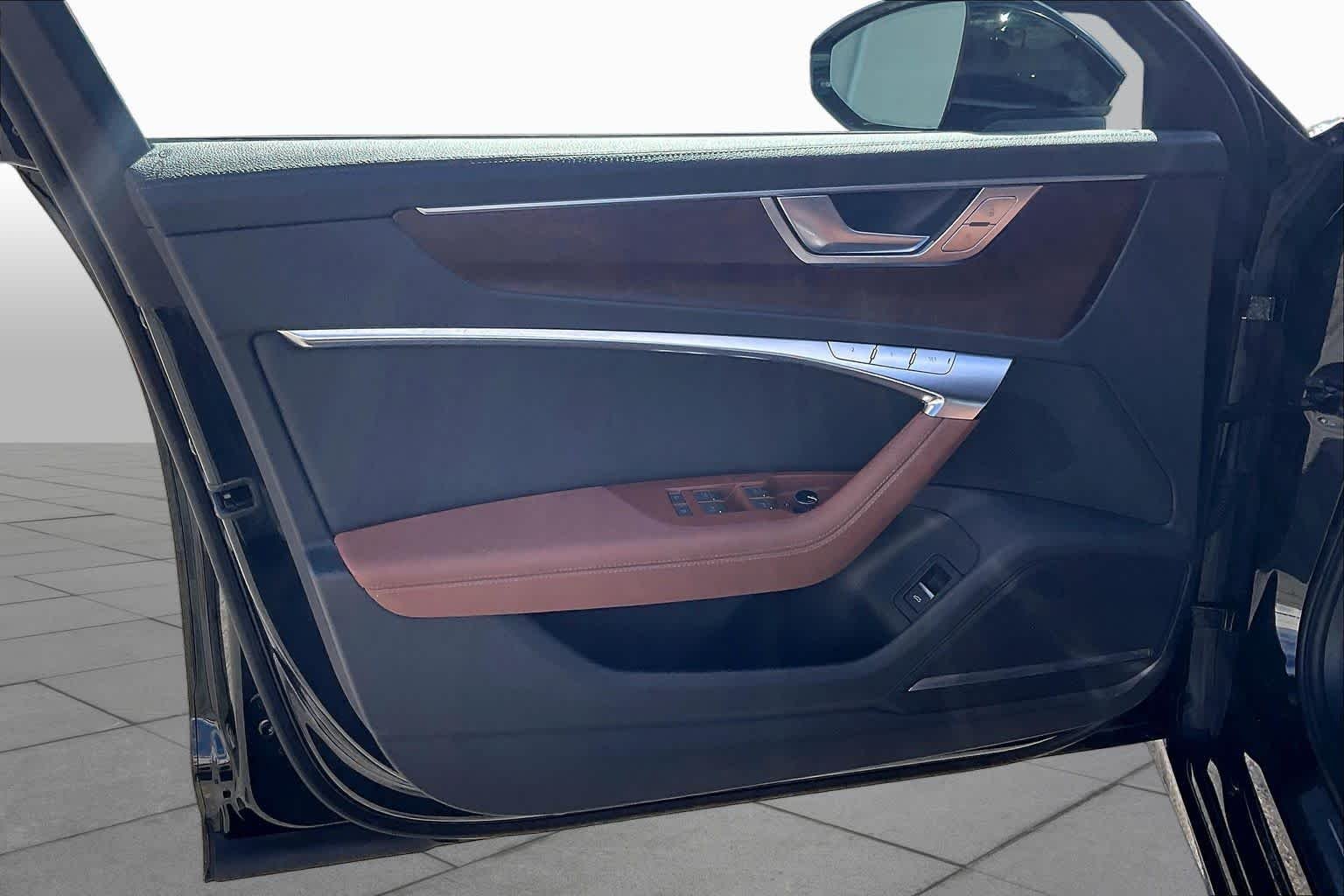 Used 2019 Mythos Black Metallic Audi Premium Plus image 23