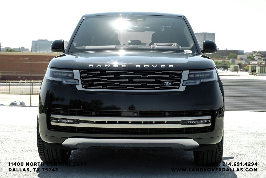 Certified Used 2024 Black Land Rover SE image 3