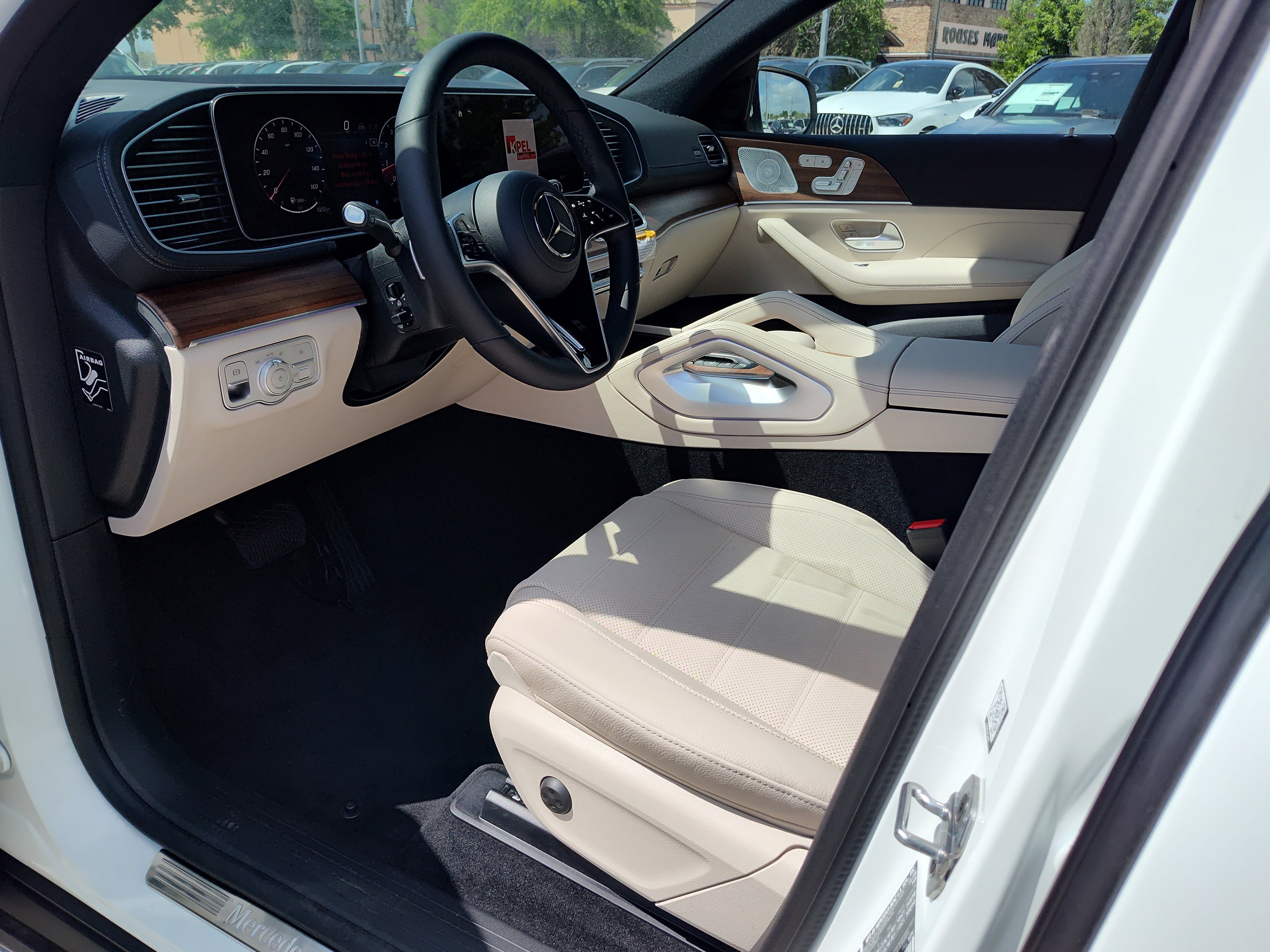 New 2026 Polar White Mercedes-Benz GLE 450 image 17