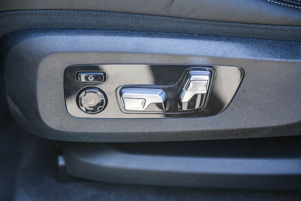 New 2026 Black Sapphire Metallic BMW Label image 17