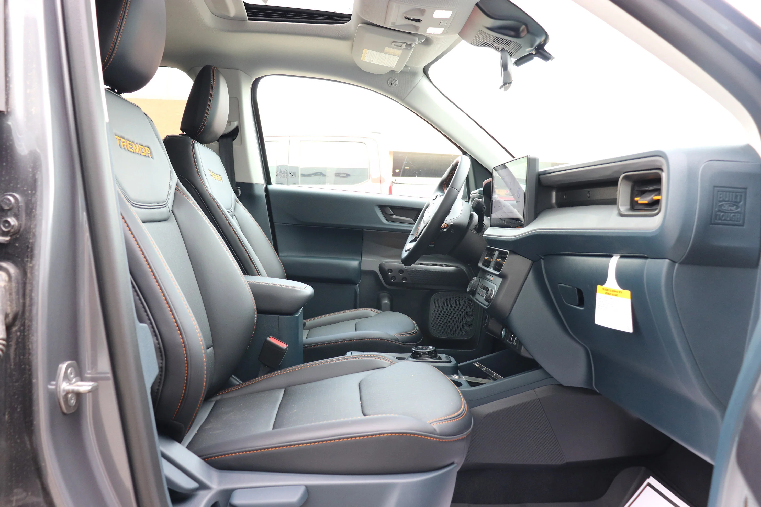New 2026 CARBONIZED GREY METALLIC Ford Tremor image 7