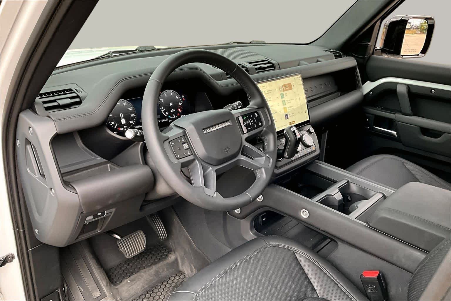 Used 2026 Fuji White Land Rover S image 18