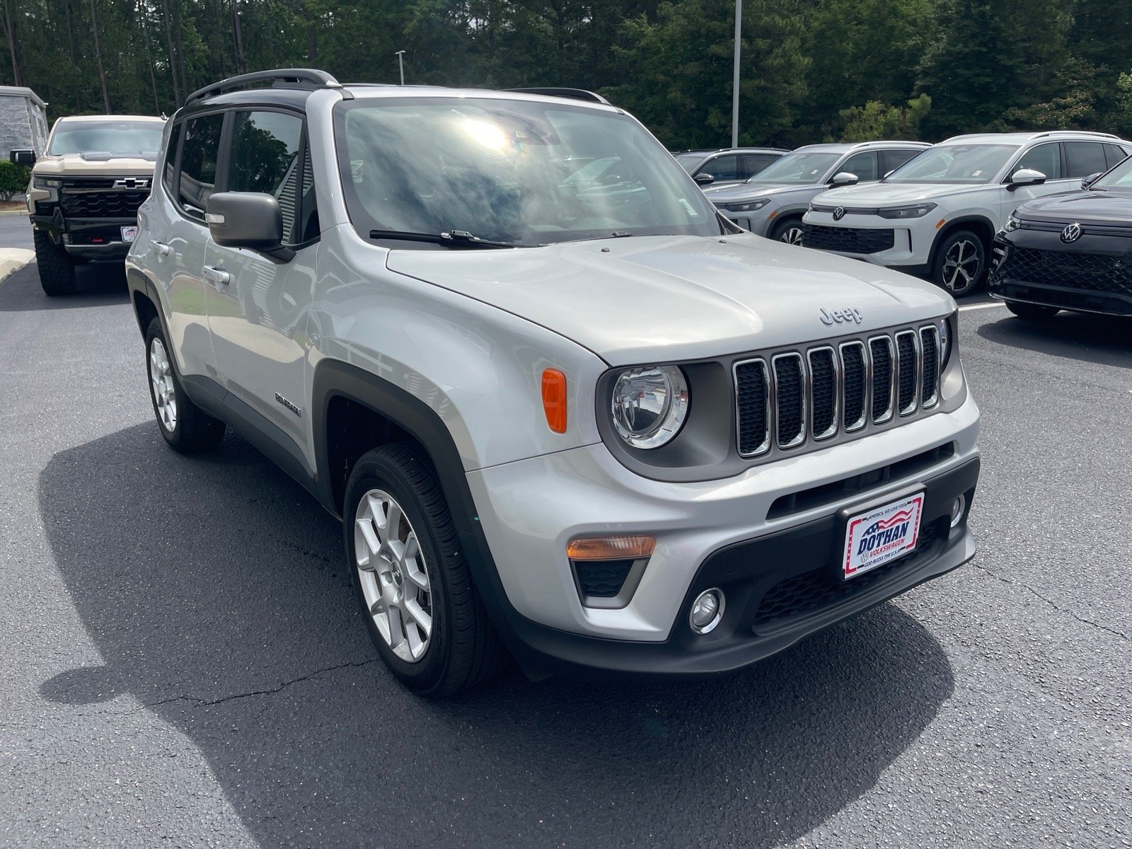 Used 2021 Silver Jeep Limited image 3