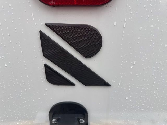 New 2025 Summit White Chevrolet 1WT image 12