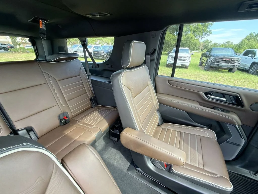 2026 GMC Yukon XL Denali Ultimate - Photo 14