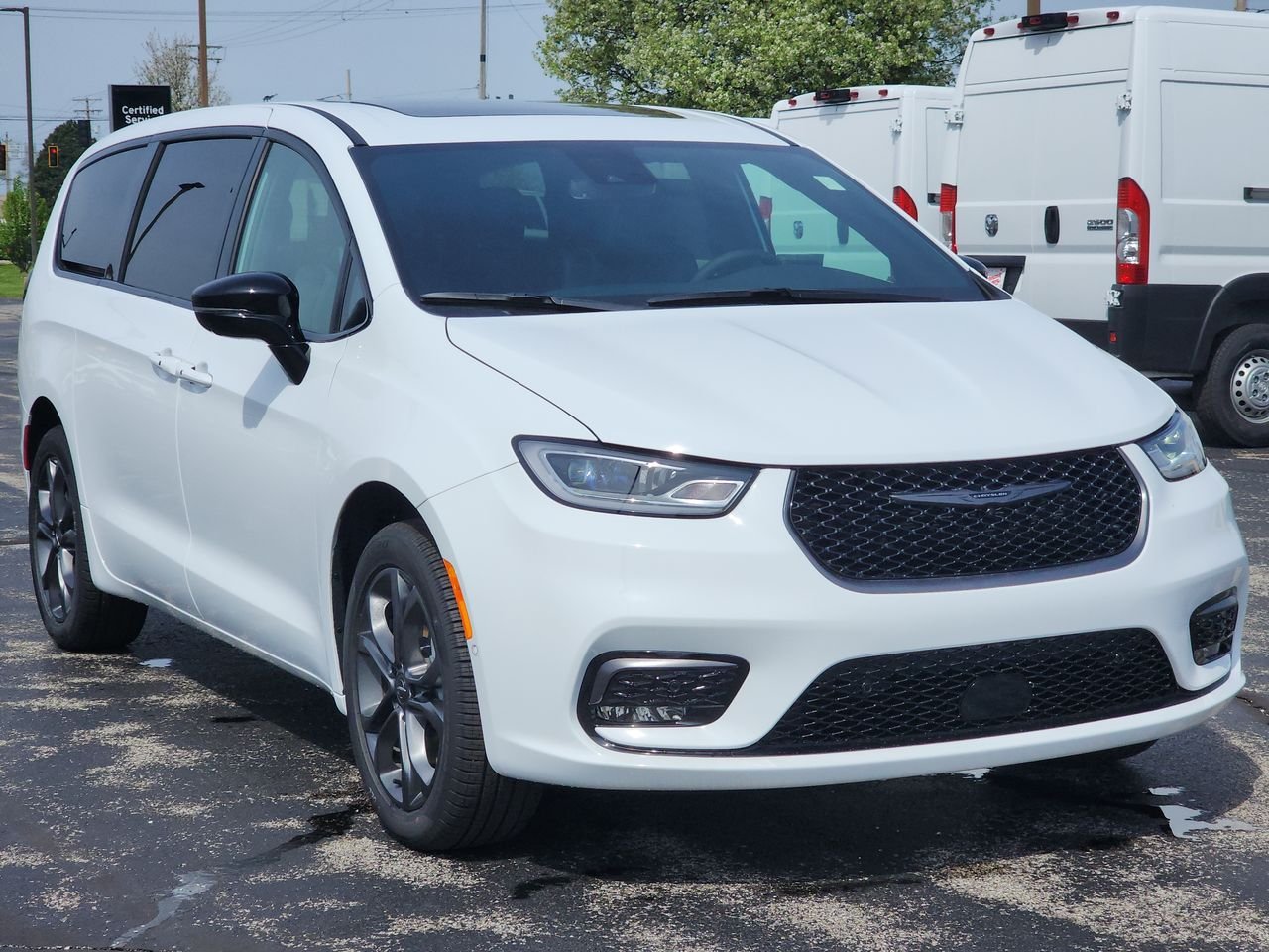 New 2026 Bright White Clear-Coat Exterior Paint Chrysler Select image 1