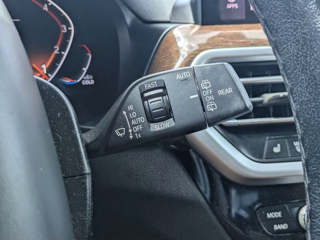 Used 2022 Black BMW sDrive30i image 30