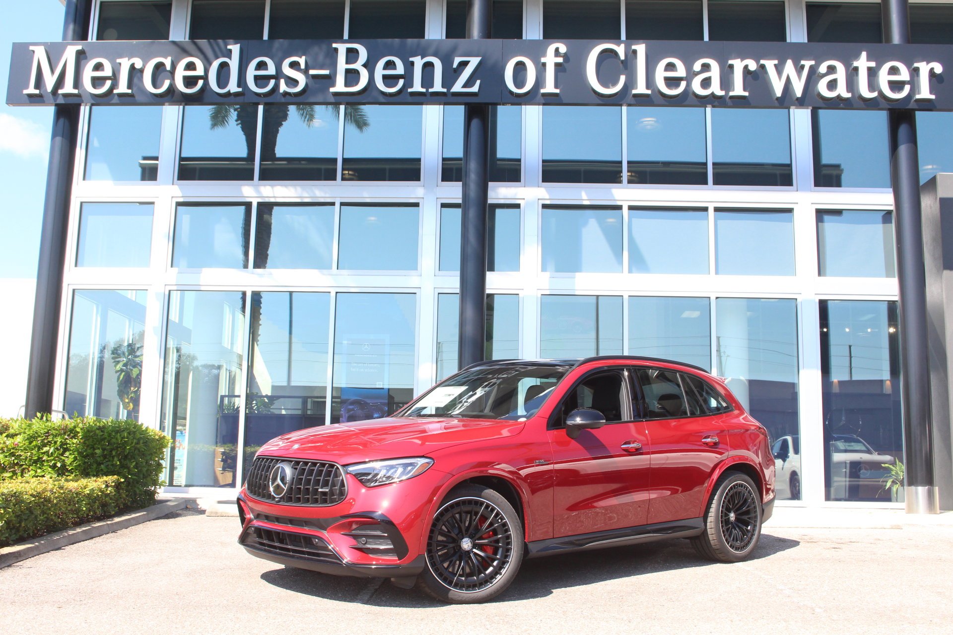 New 2026 MANUFAKTUR Patagonia Red Metallic Mercedes-Benz AMG® GLC 43 image 31