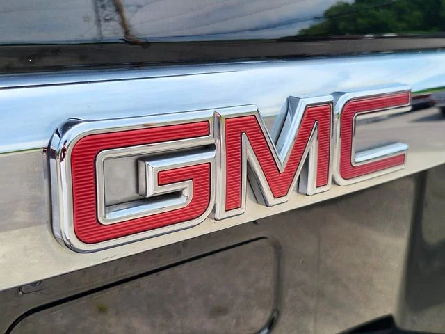Used 2015 Black GMC Denali image 22
