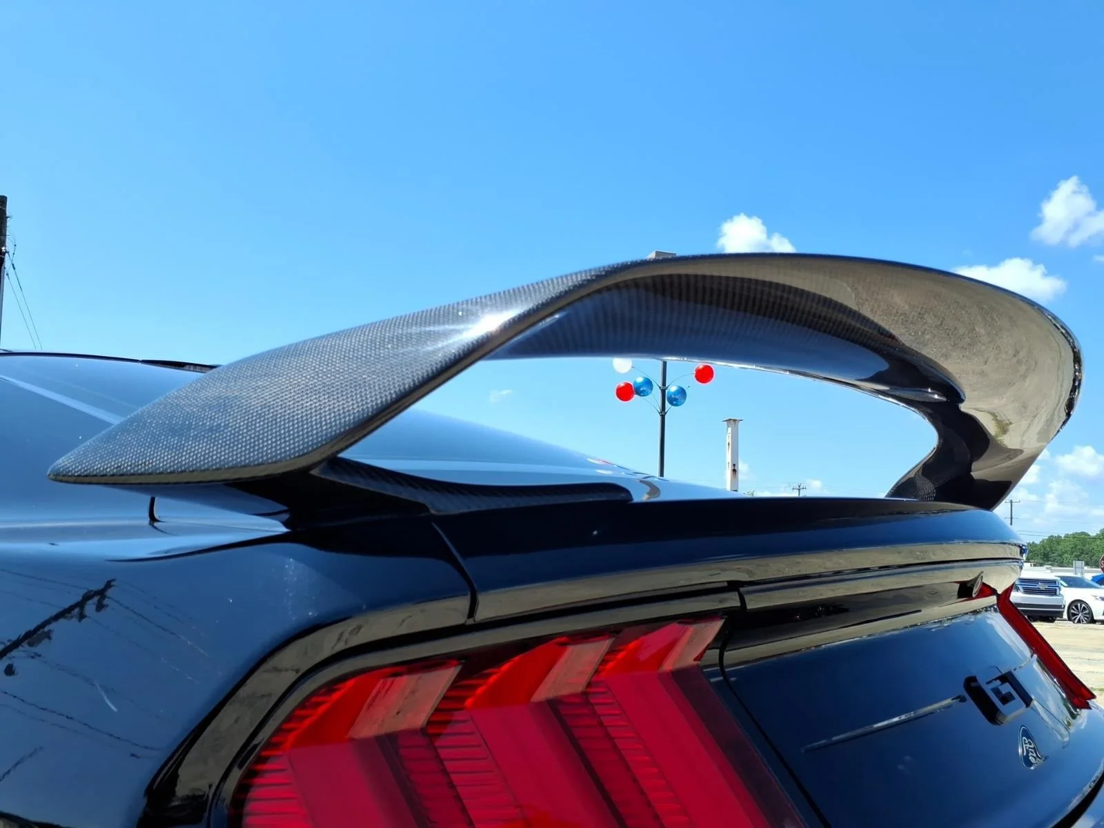 Used 2018 Shadow Black Ford GT Premium image 17