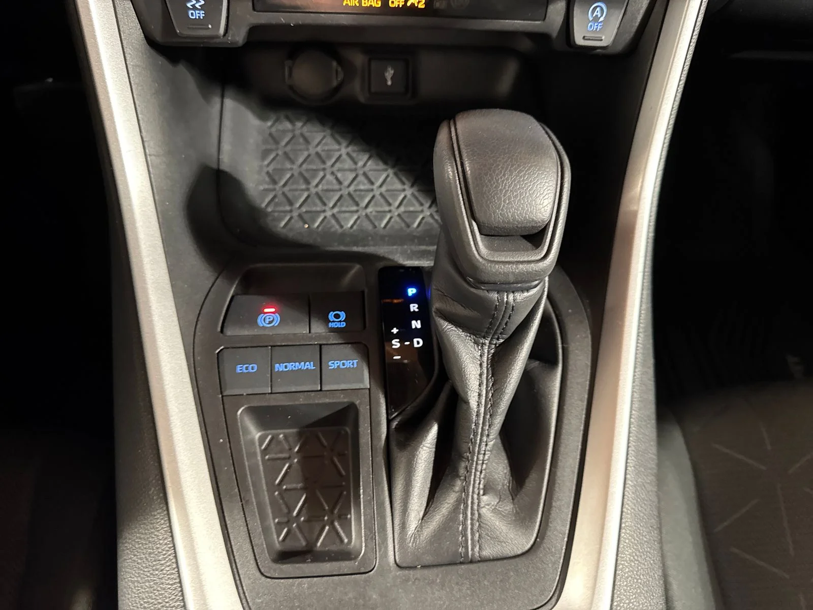 Used 2021 White Toyota XLE image 24