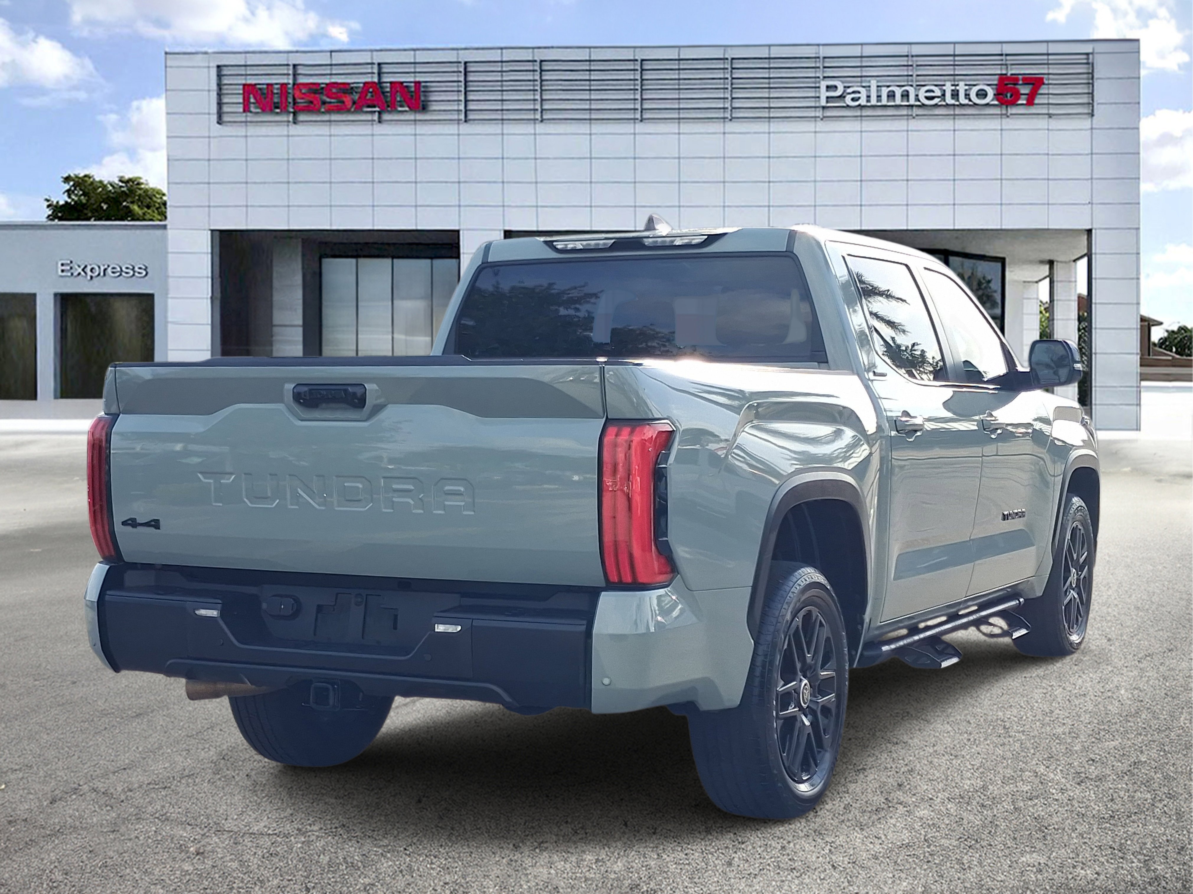 Used 2024  Toyota Limited image 6