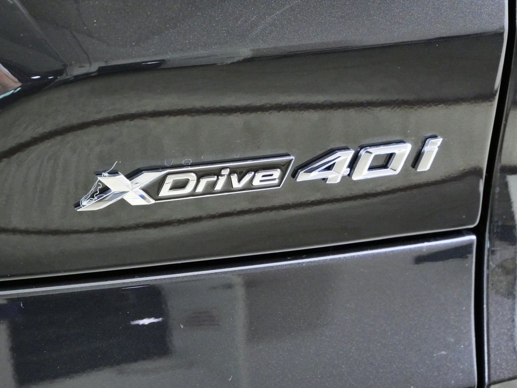 New 2026 Black Sapphire Metallic BMW xDrive40i image 11