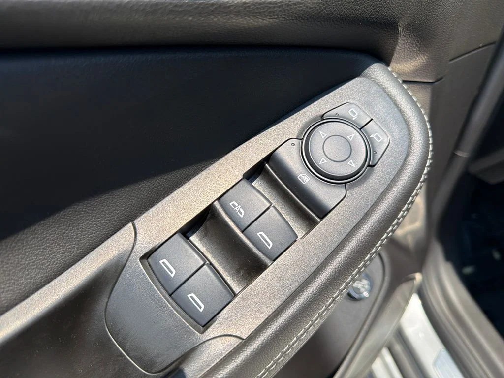 Used 2023 Gray Buick Select image 11