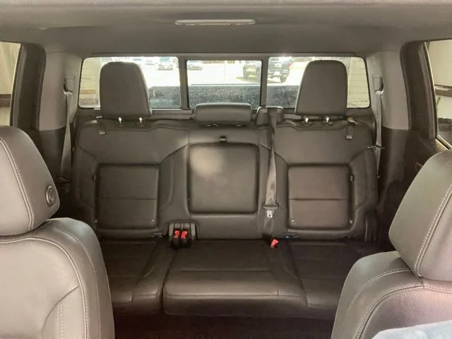 Used 2022 Blue Metallic GMC Elevation image 29