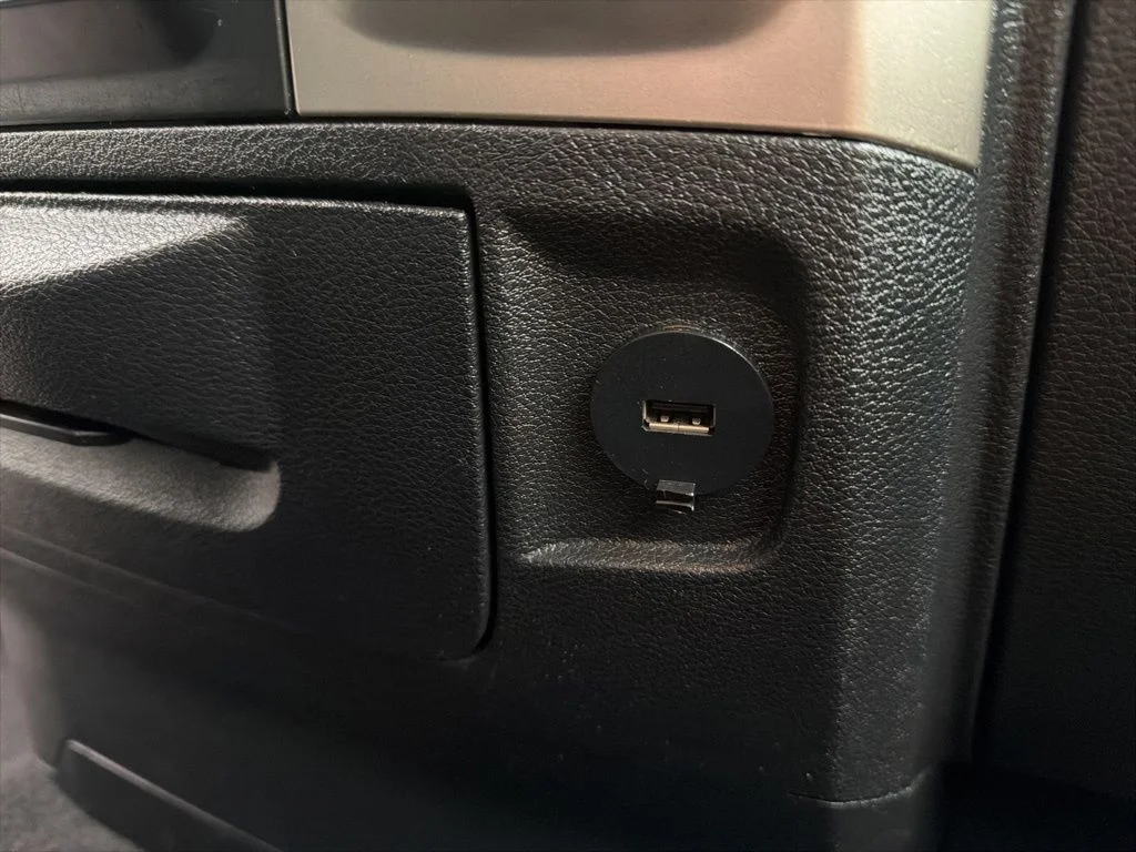 Used 2013 Blue Ram SLT image 34