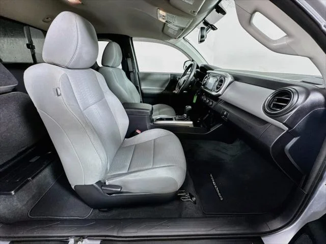 Certified Used 2017 SILVER ME Toyota  image 24