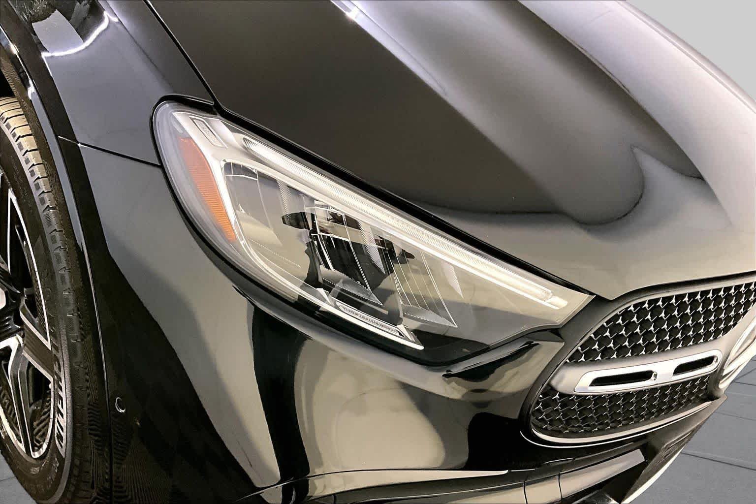 Used 2023 Black Mercedes-Benz GLC 300 image 27