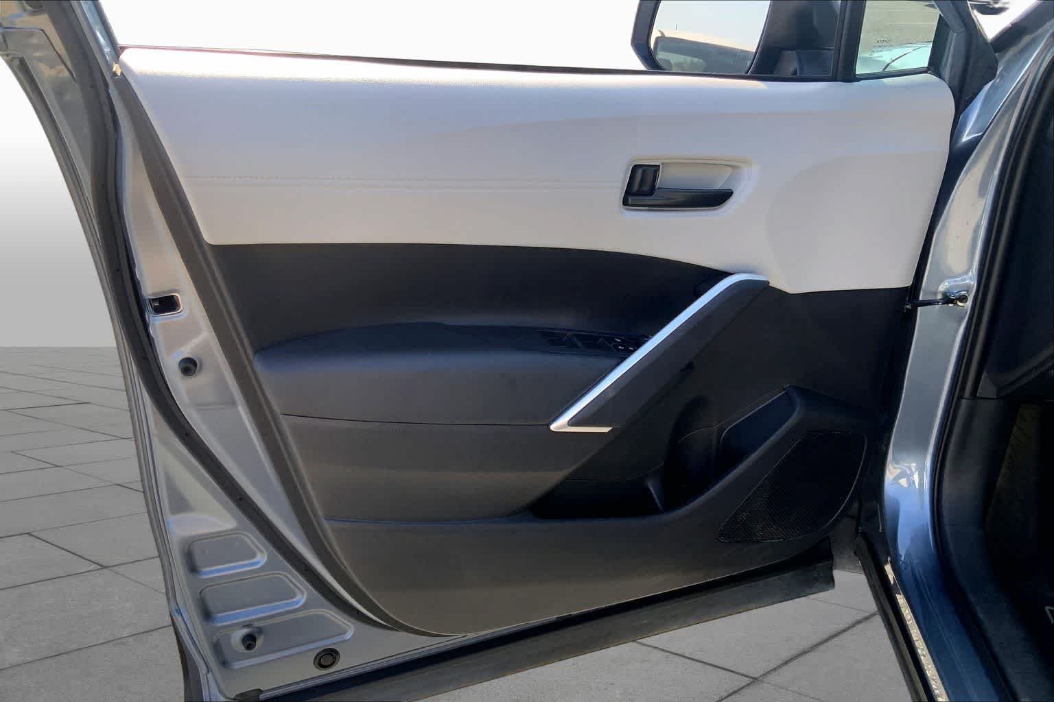 Used 2024 Celestite Toyota L image 21