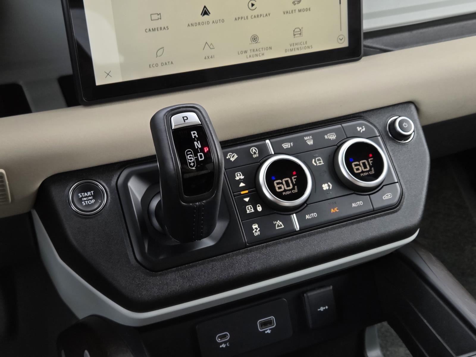 Used 2023  Land Rover X-Dynamic SE image 27