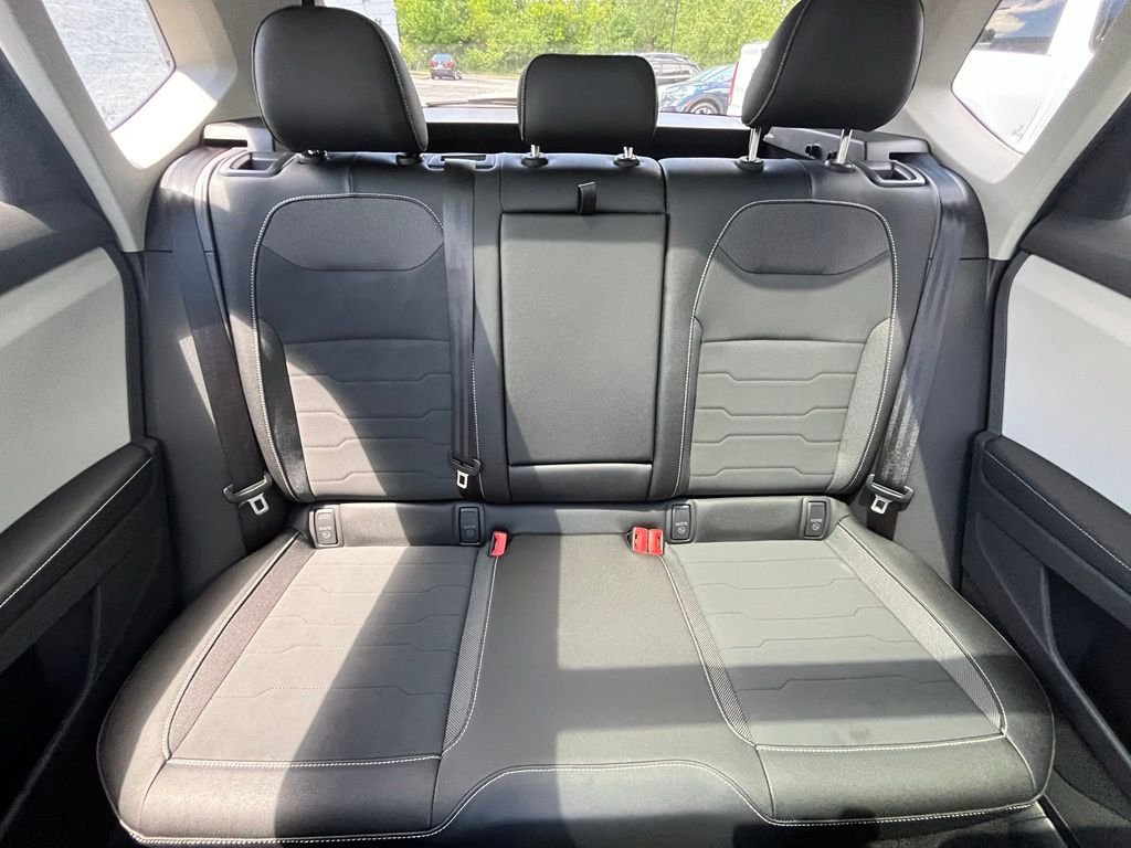 New 2026 Black Volkswagen 1.5T SE image 27
