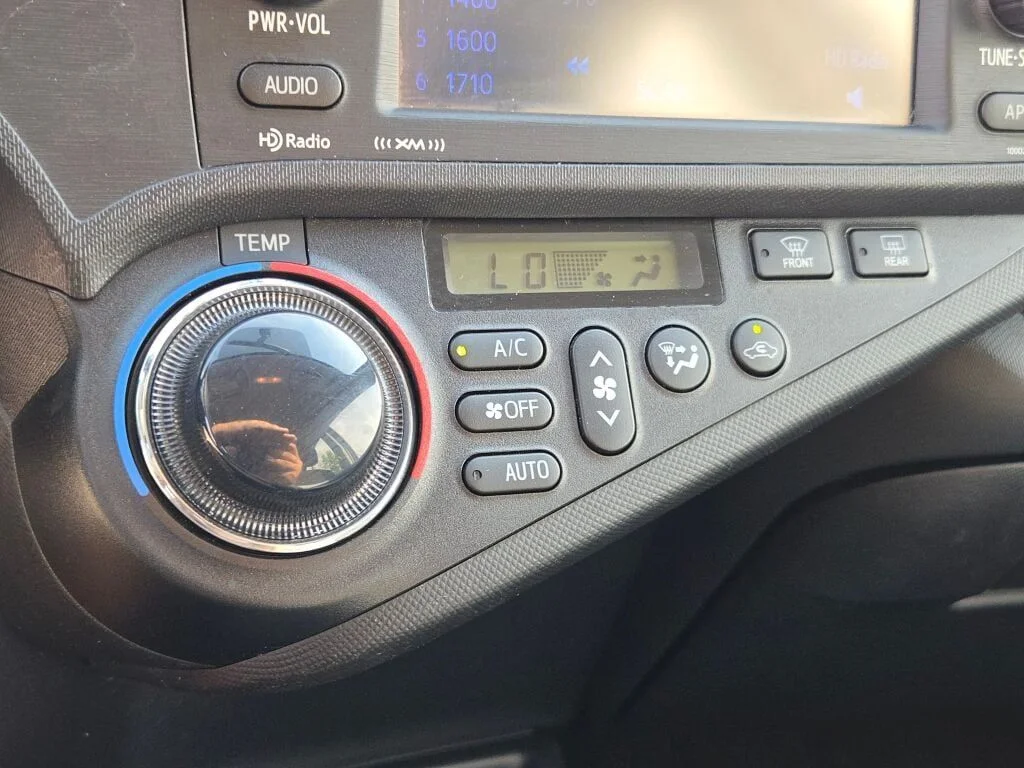 Used 2013 Red Toyota Three image 22