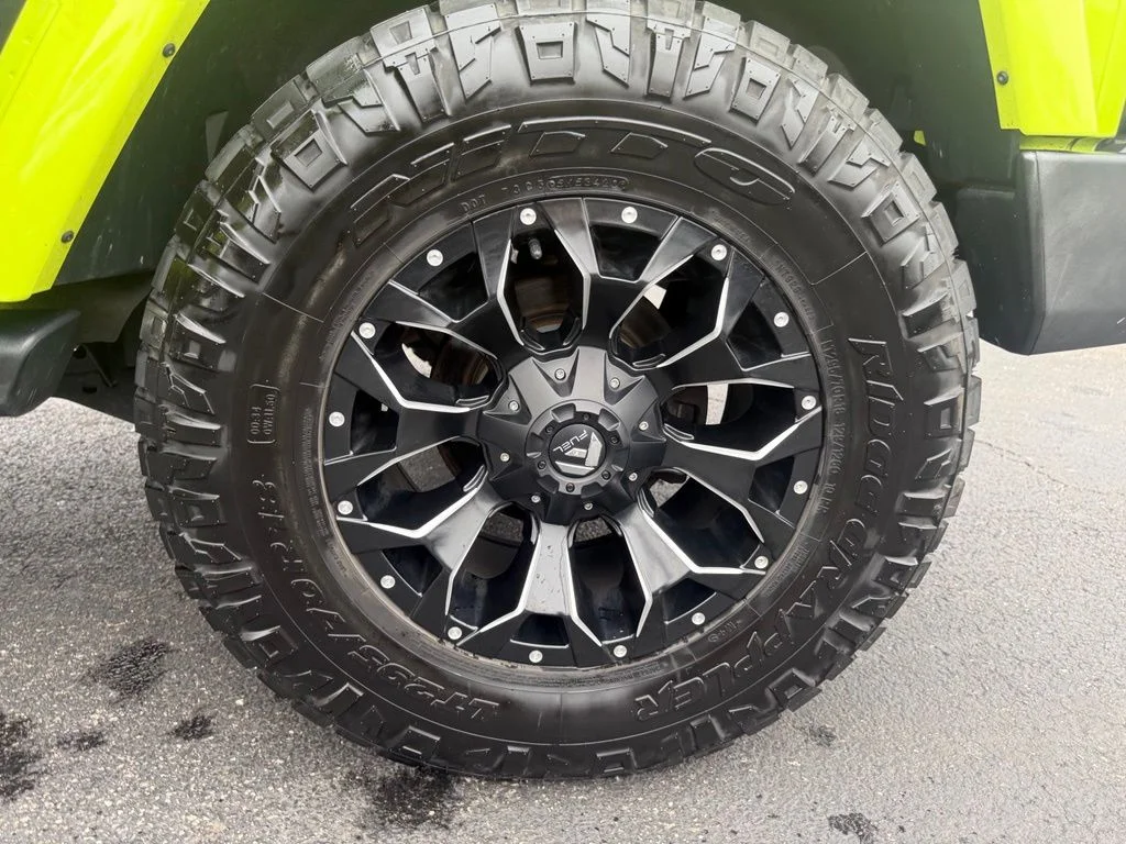 Used 2017 Green Jeep Unlimited Sahara image 40