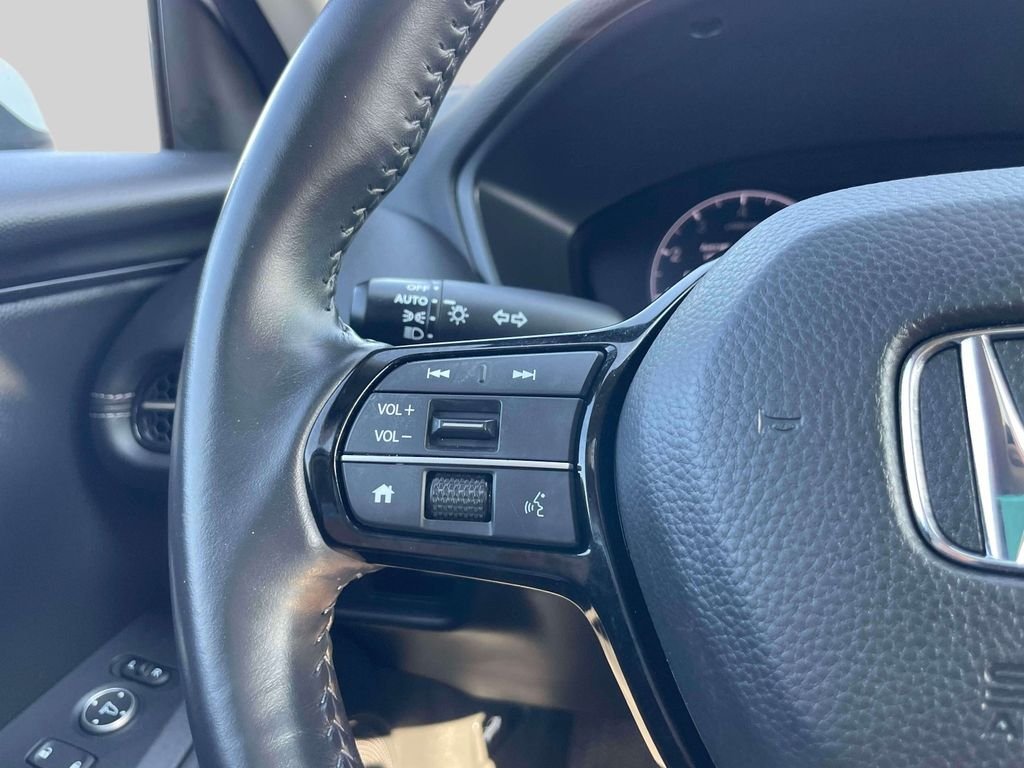 Used 2024 White Honda EX-L image 22